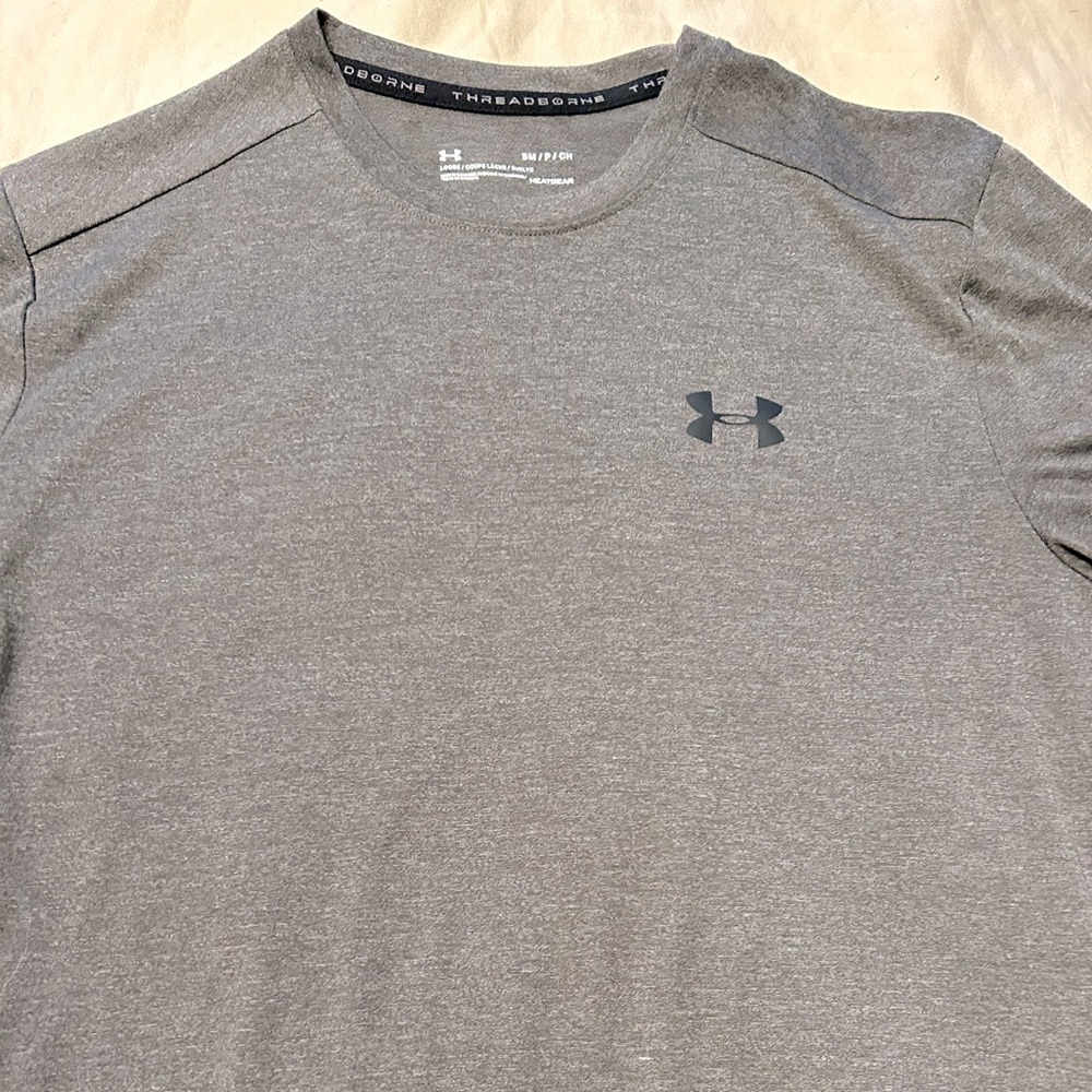 Under Armour T-shirt